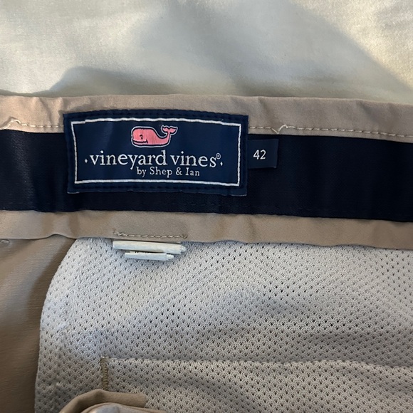 Men's Beige Flat Front Shorts - Vineyard Vines - Picture 4 of 4